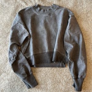 NWOT Talentless Cropped Crew Neck Sweatshirt